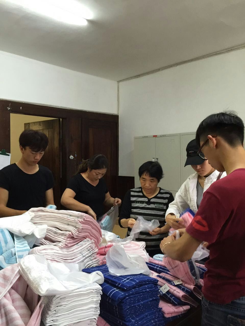 乐山市基督教三自爱国运动委员会重阳节•慰问老人活动